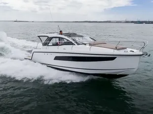2025 Sealine S335