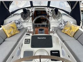 Jeanneau 43 DS Deck Saloon - Cockpit