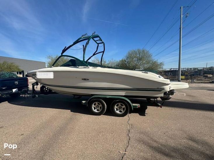 2001 Sea Ray 230 signature