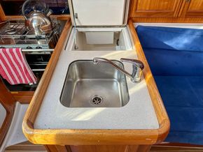 2001 Dufour  32 Classic  24