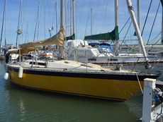 1982 Oyster 37