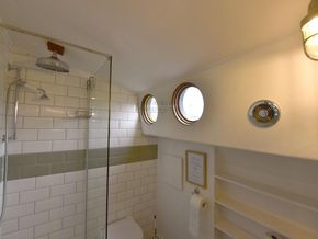 Barge Houseboat 62ft with permanent mooring Rental Investment - Heads