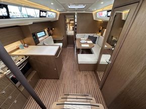 2025 Bavaria C38 35