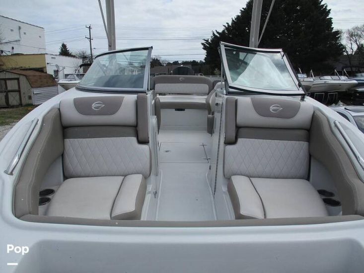 2023 Crownline e235 xs