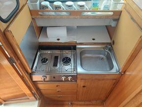 LM 27  - Galley