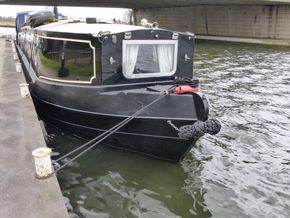 Collingwood Wide Beam 57 Cruiser Stern - Bow