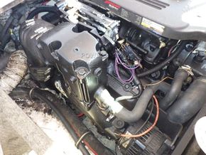 Mariah SC 21 Motor Boat - Engine Detail