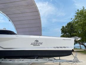 Passenger Vessel Day Cruiser Flybridge - Hull Close Up