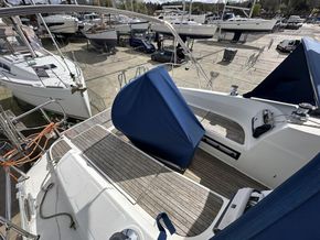 2011 Bavaria 36 Cruiser  13