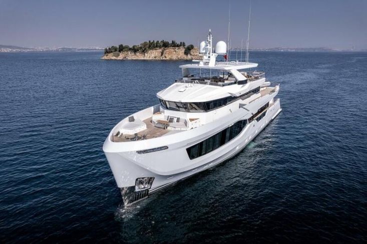 2023 Numarine 37XP