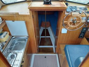 LM 24  - Companionway