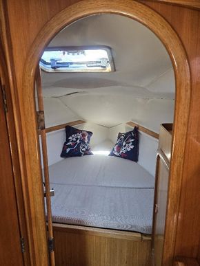 forepeak cabin