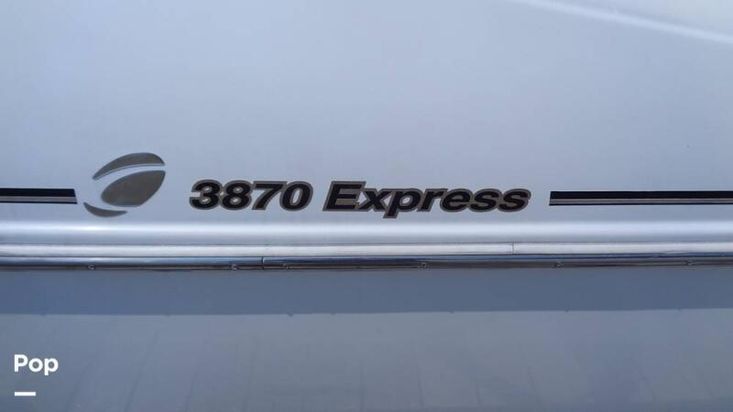 2001 Cruisers 3870 express