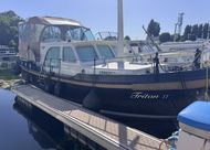 LINSSEN CLASSIC STURDY 32 AC "TRITON II"