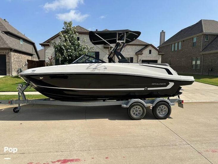 2021 Bayliner vr5