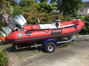 Zodiac Pro 7 Man Rigid Inflatable