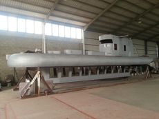 TOURIST  SEMI-SUBMARINE 12,14 or 18m options
