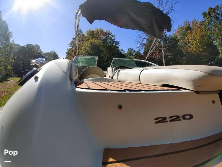 2003 Sea Ray 220 bow rider