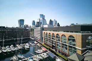 Widebeam Barge based in St. Katherine Docks