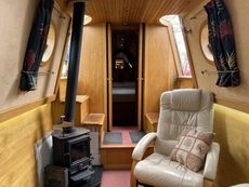 Saloon Steps Out