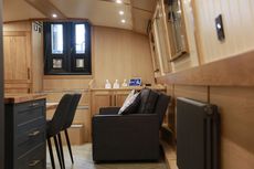 BESPOKE BOAT CO 65ft WIDEBEAM