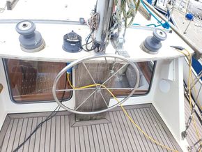 Nauticat 38 Pilot House  - Helm