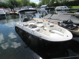 2020 Bayliner E18