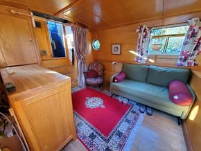 Light spacious living room with room for a double sofabed