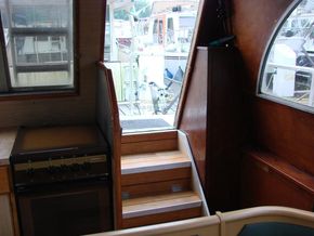 Motor Cruiser 36ft live aboard cruiser - Companionway