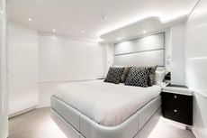 2020 Crescent Raised Pilot House