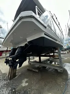 2016 Sealine C330