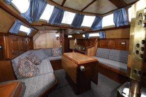 Saloon from aft cabin