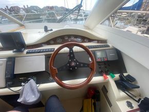 Fairline Phantom 38  - Helm