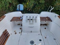 2006 Quicksilver 630 Pilothouse