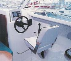 Ocqueteau 645 Fishing Cruiser - Helm
