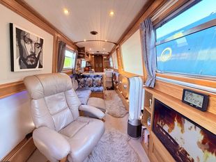 60ft 2022 Aqualine Cruiser Stern Narrowboat with barrus diesel engine