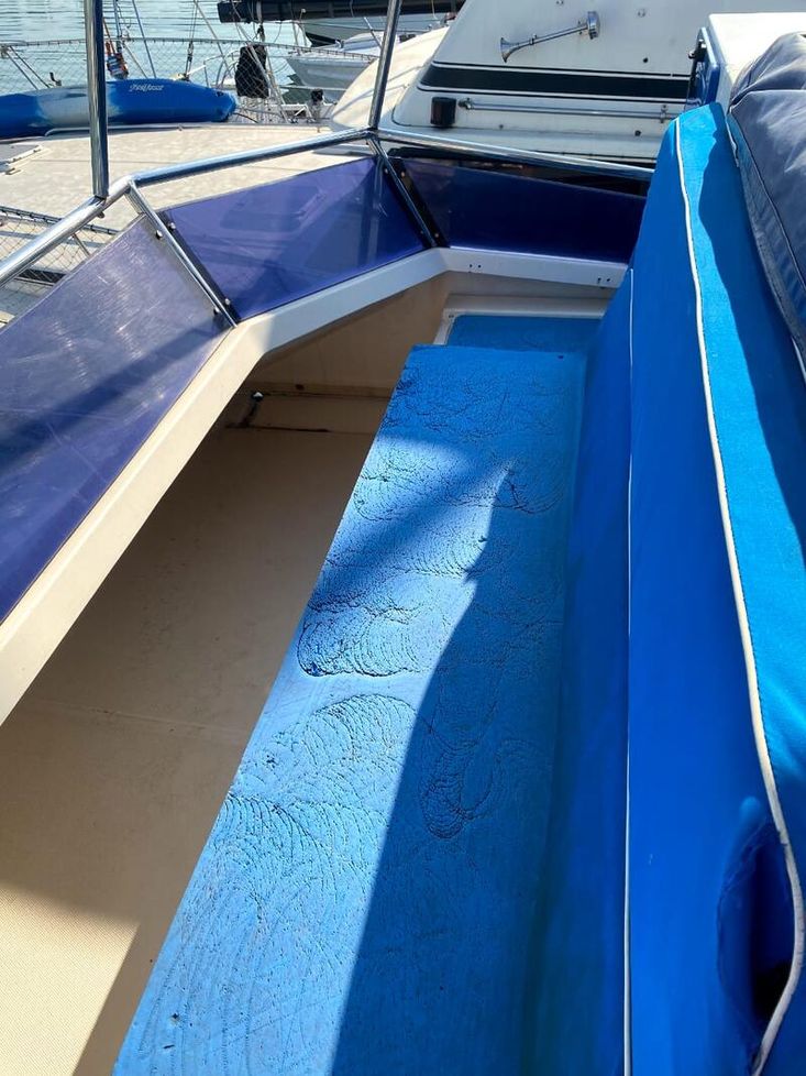 30ft Ace Craft with flybridge