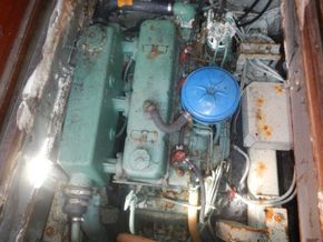 Finnsailer 35 Bow Thruster - Engine