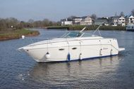 Rinker Fiesta V 270