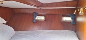 Bow cabin
