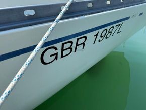 She 33  - Hull Close Up