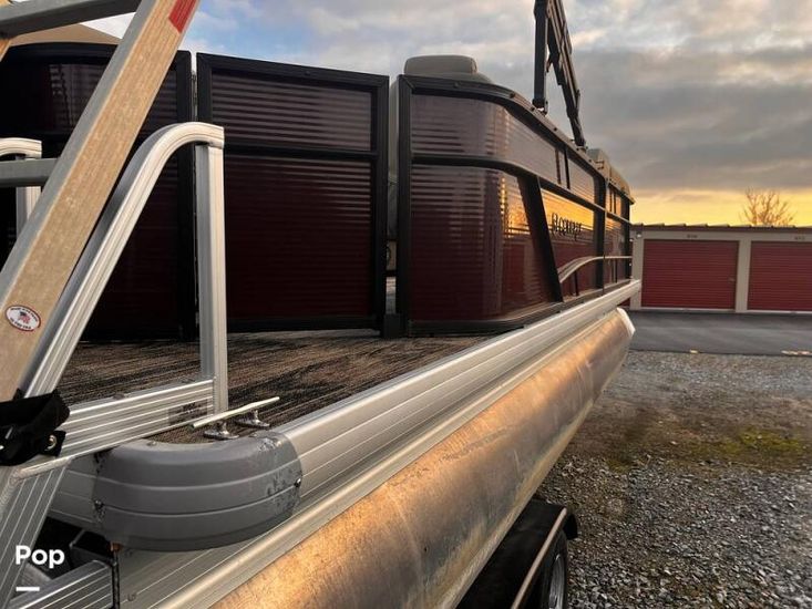 2022 Sweetwater 2086