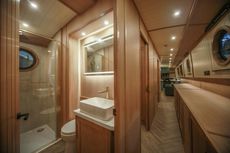 BESPOKE BOAT CO 65ft WIDEBEAM