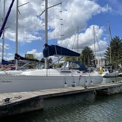 Beautifully maintained Dufour 32 Classic wheel steering shoal draft