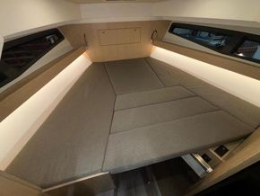 2025 Bavaria Vida HT 18