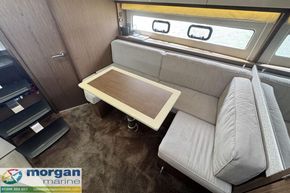 Jeanneau Leader 40 - saloon table