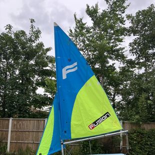 2018 Fusion sailing dinghy with trolley & cover