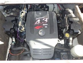 Mariah SC 21 Motor Boat - Engine