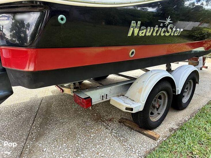 2016 NauticStar 223 DC Sport Deck