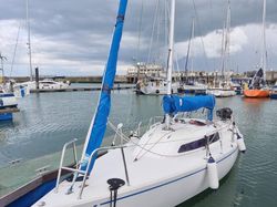 International H Boat Cruiser Racer (1995)